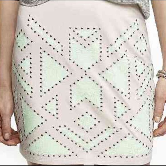 ✨HP✨Express Rhinestone Aztec Print Mini Skirt✨ - Picture 1 of 2